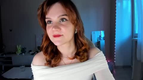 Snapshot of amelia_braun chatting on June 18, 1:17 am Amelia online show from June 18, 1:17 am