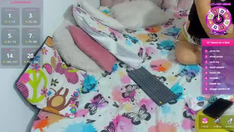 Amelia online show from April 15, 8:20 pm