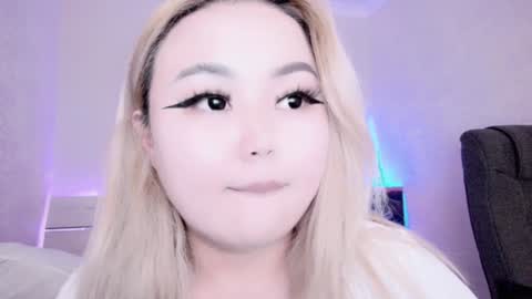 Snapshot of amelia_sunlight chatting on December 11, 8:50 pm Amelia online show from December 11, 8:50 pm