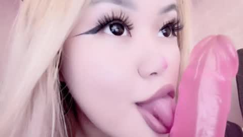 Snapshot of amelia_sunlight chatting on February 18, 12:26 am Amelia online show from February 18, 12:26 am