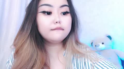 Amelia online show from May 22, 2:55 pm