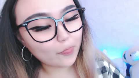 Amelia online show from May 29, 5:44 pm