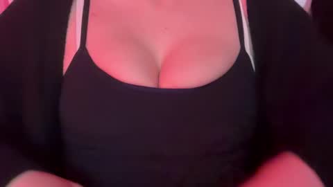 Snapshot of ameliacooperxxx chatting on October 17, 7:05 pm ameliacooperxxx online show from October 17, 7:05 pm