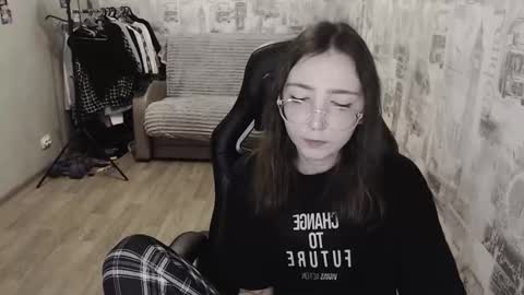 Snapshot of ameliakamishiro chatting on December 13, 12:50 pm Amelia online show from December 13, 12:50 pm