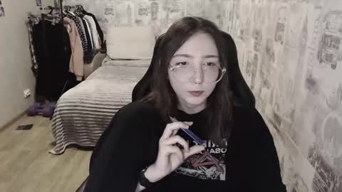 Snapshot of ameliakamishiro chatting on December 21, 1:42 pm Amelia online show from December 21, 1:42 pm