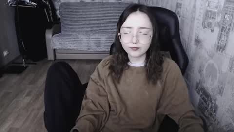 Snapshot of ameliakamishiro chatting on January 19, 8:07 am Amelia online show from January 19, 8:07 am