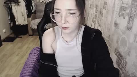 Snapshot of ameliakamishiro chatting on February 8, 9:57 pm Amelia online show from February 8, 9:57 pm