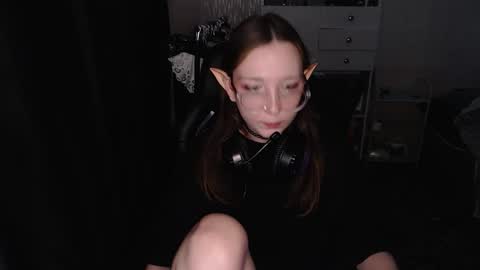 Snapshot of ameliakamishiro chatting on December 21, 9:44 pm Amelia online show from December 21, 9:44 pm