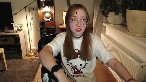 Snapshot of ameliakamishiro chatting on January 5, 7:39 pm Amelia online show from January 5, 7:39 pm
