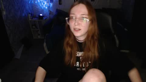 Snapshot of ameliakamishiro chatting on June 3, 7:41 pm Amelia online show from June 3, 7:41 pm