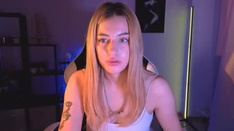 ameliarosaline online show from July 3, 3:24 am