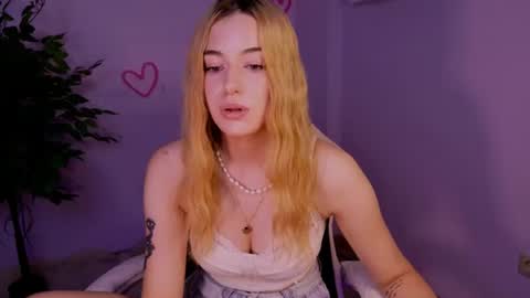 ameliarosaline online show from July 11, 3:09 am