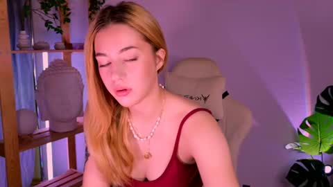 ameliarosaline online show from July 13, 3:42 am