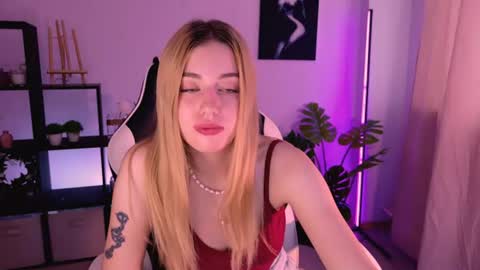 ameliarosaline online show from July 16, 4:40 am