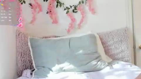 Snapshot of ameliashepard1 chatting on June 19, 9:40 pm Amelia online show from June 19, 9:40 pm