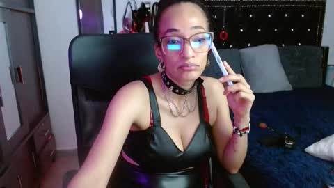 amelie__martinez online show from November 17, 1:22 am