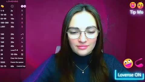 Snapshot of amelie_jackson_ chatting on December 10, 6:33 am Amelie online show from December 10, 6:33 am