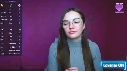 Snapshot of amelie_jackson_ chatting on December 17, 5:51 am Amelie online show from December 17, 5:51 am
