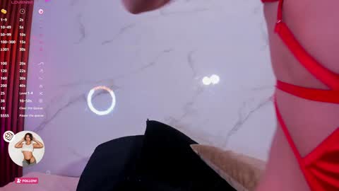 Snapshot of amelie_leigh chatting on January 23, 5:56 am Alejandra online show from January 23, 5:56 am