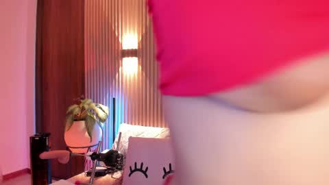 Amelie online show from May 28, 2:14 pm