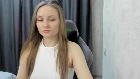 amelie online show from March 29, 8:20 pm