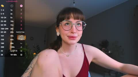 Snapshot of ameliefiry chatting on July 28, 7:26 am Amelie online show from July 28, 7:26 am