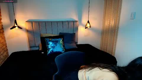 Snapshot of ameliegray chatting on July 10, 12:30 pm A M E L I E online show from July 10, 12:30 pm