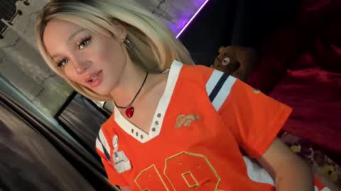 amelinckx online show from February 17, 8:04 pm