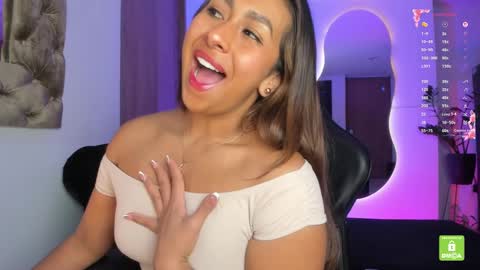 Snapshot of amelyamann chatting on September 21, 1:46 pm          online show from September 21, 1:46 pm