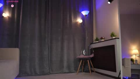 Amy  online show from April 1, 1:50 am