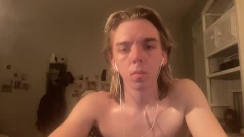 Snapshot of americanclown chatting on May 3, 3:01 am americanclown online show from May 3, 3:01 am