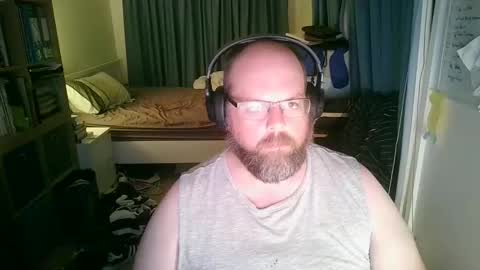 Snapshot of amf_1982 chatting on February 1, 11:32 am Andy online show from February 1, 11:32 am