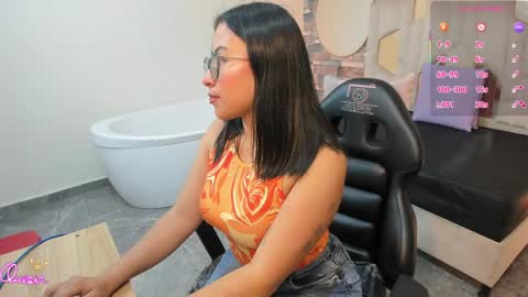 Snapshot of amhira_tay chatting on May 11, 10:40 pm amhira_tay online show from May 11, 10:40 pm
