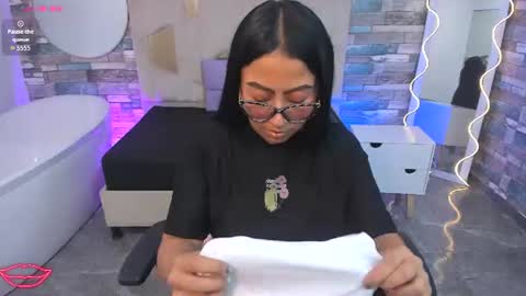 amhira_tay online show from July 7, 7:18 pm