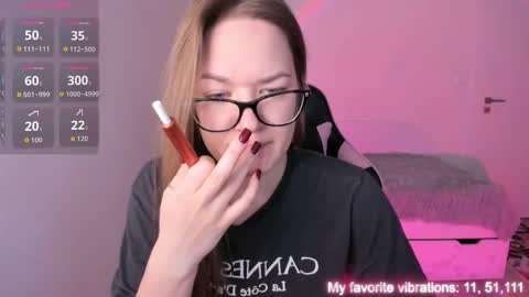 Snapshot of ami_amour_ chatting on March 29, 4:18 pm Hi-hi I am Kate welcome to my sexy room online show from March 29, 4:18 pm