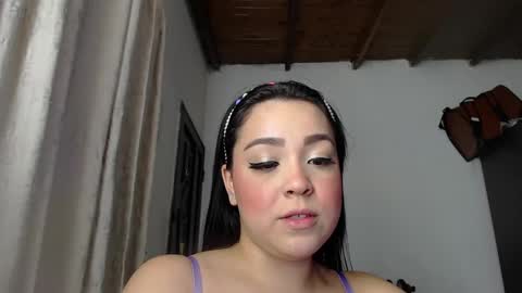 Snapshot of ami_rosee chatting on December 12, 5:10 am ami_rosee online show from December 12, 5:10 am