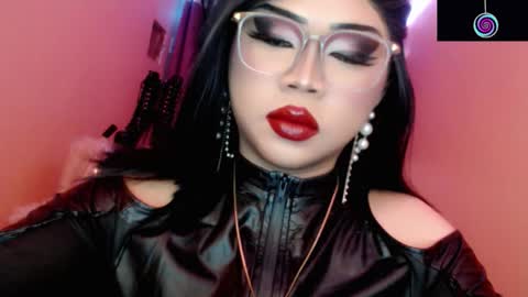 Queen Mireska online show from March 9, 4:55 pm