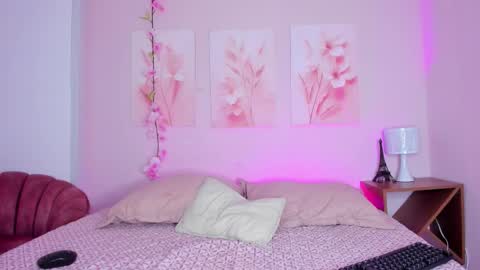 Snapshot of amiiclark chatting on March 2, 7:10 pm AmiiClark online show from March 2, 7:10 pm