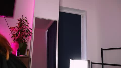 amilifox1 online show from April 19, 7:07 am