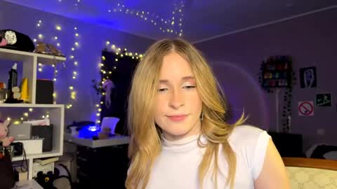 Amily online show from April 16, 9:39 pm