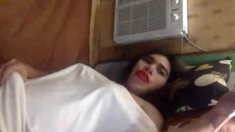 Snapshot of amira_papaya69 chatting on June 11, 8:45 am Amira online show from June 11, 8:45 am