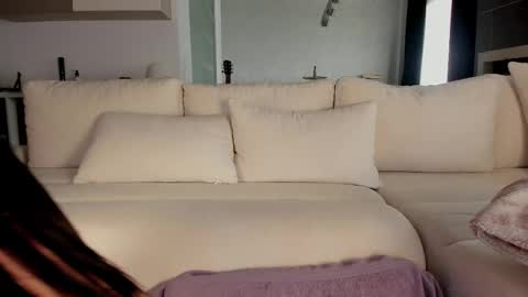 Amira online show from May 6, 12:10 pm