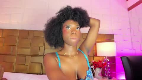 Snapshot of amirajones chatting on May 24, 8:19 am amirajones online show from May 24, 8:19 am
