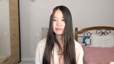 Snapshot of amiya_cute chatting on February 5, 5:17 pm Ami online show from February 5, 5:17 pm