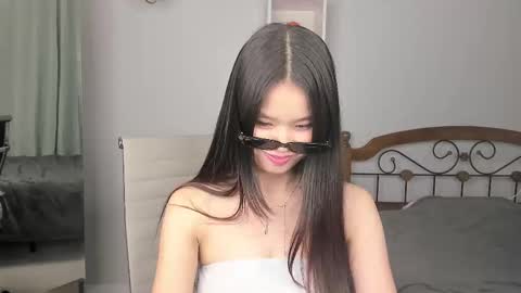 Snapshot of amiya_cute chatting on February 16, 3:41 pm Ami online show from February 16, 3:41 pm