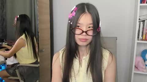 Snapshot of amiya_cute chatting on February 22, 3:10 pm Ami online show from February 22, 3:10 pm