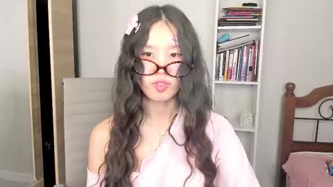 Snapshot of amiya_cute chatting on February 27, 2:28 pm Ami online show from February 27, 2:28 pm