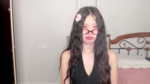 Snapshot of amiya_cute chatting on February 28, 4:52 pm Ami online show from February 28, 4:52 pm