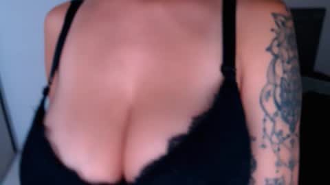 diana online show from May 15, 11:23 pm