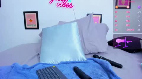 Lu online show from December 7, 3:52 pm